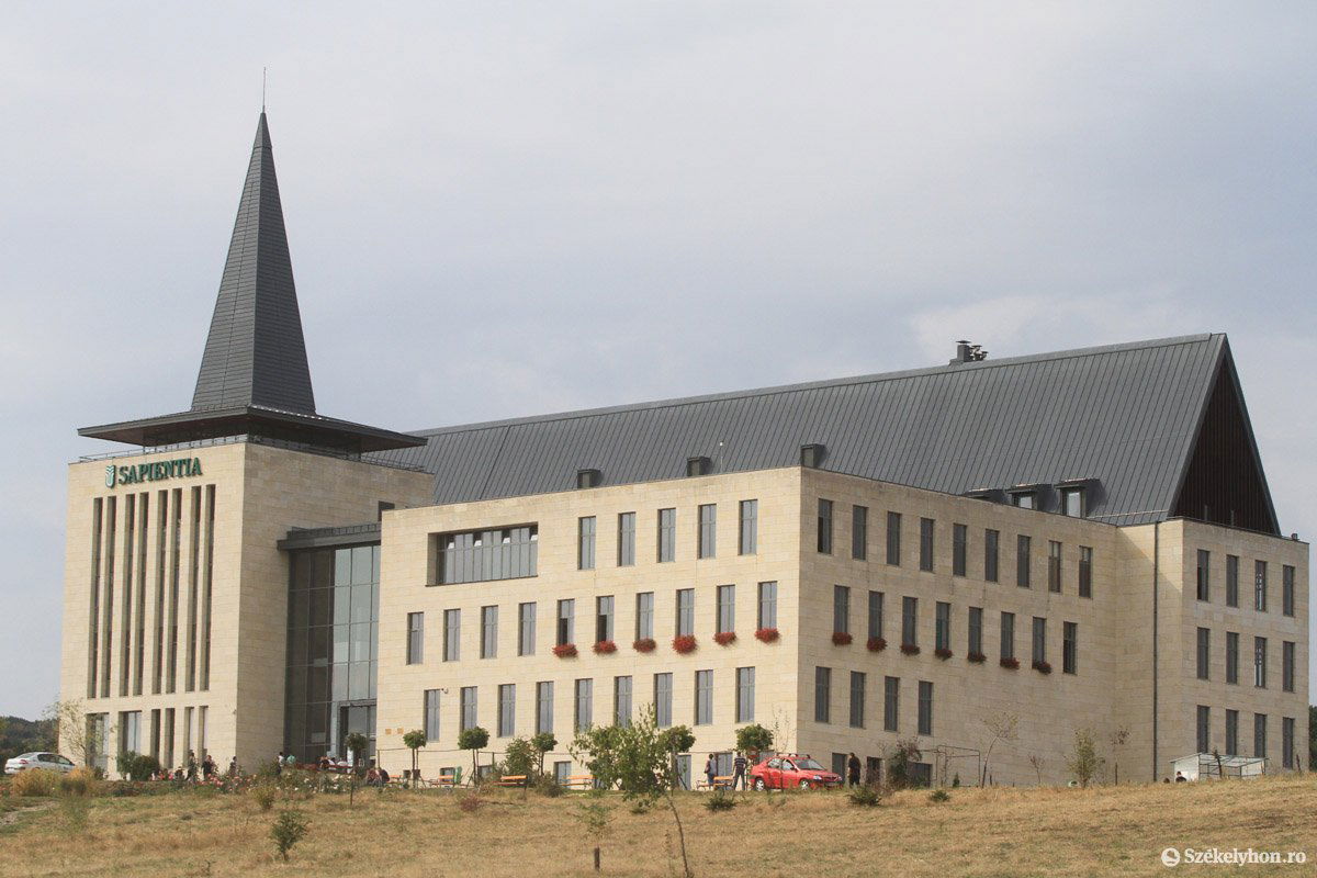 &bullet;  Fotó: Boda L. Gergely