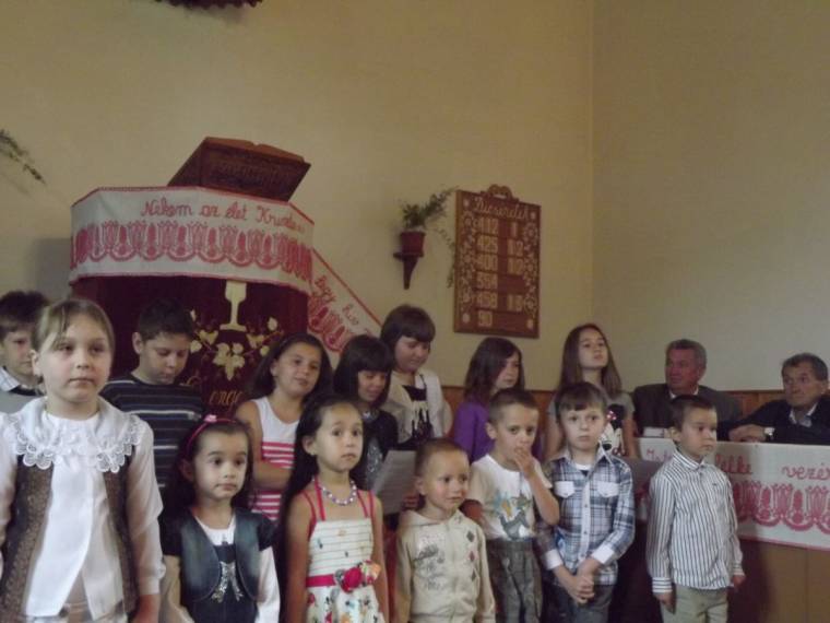 Az édesanyákat köszöntötték Nyárádtőn