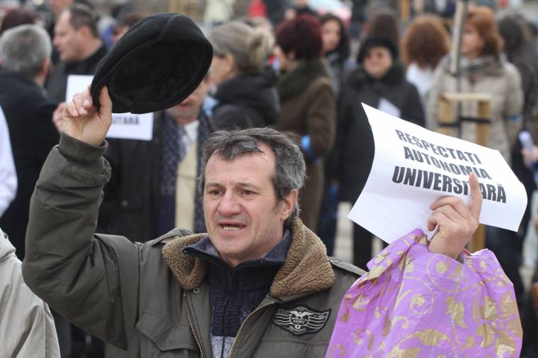 A románok szerint manipulálják a magyar diákokat