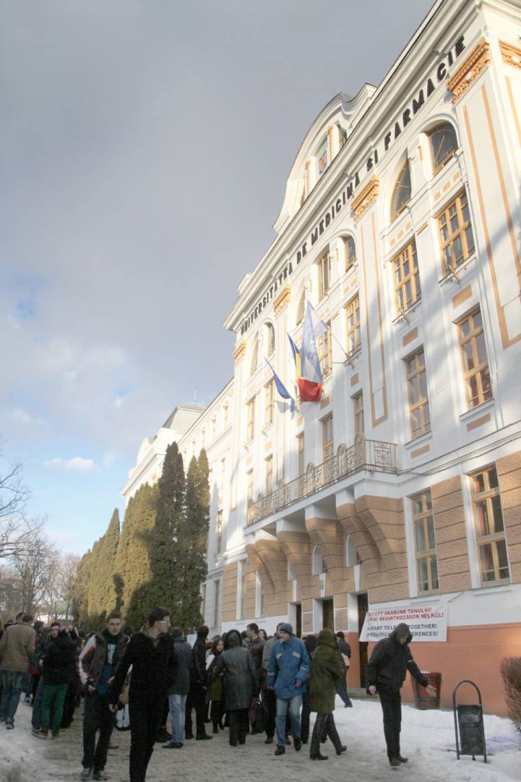 Ungureanu: törvényellenes a MOGYE miatti bizalmatlansági indítvány