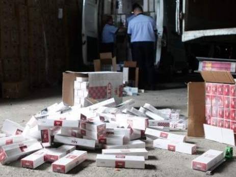 250 doboz cigarettáért tört be