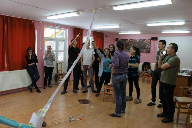 Tíz nyertes YouthBank-projekt