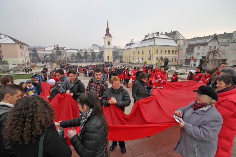 Terjed a HIV-vírus, panaszkodnak a betegeket védő szervezetek