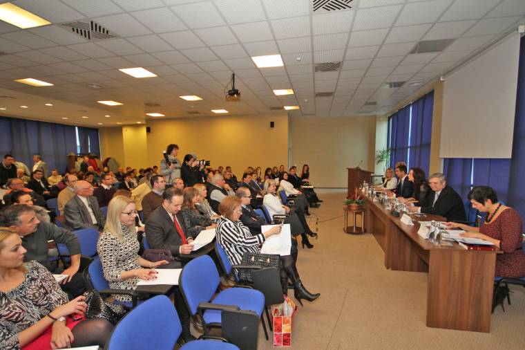A békéltetés – bürokrácia és kultúra között
