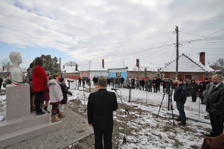 Magyar alpolgármester helyett Petőfi-szobor