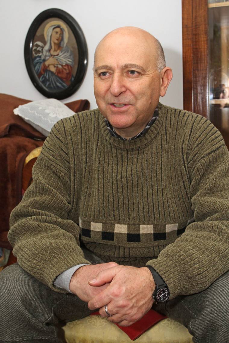 Görbe betűkkel is egyenesen