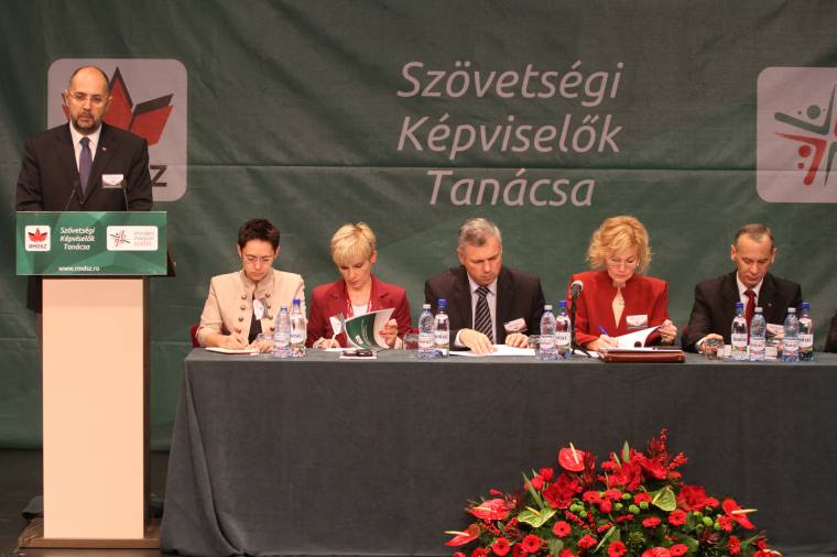 Különutas marad az RMDSZ