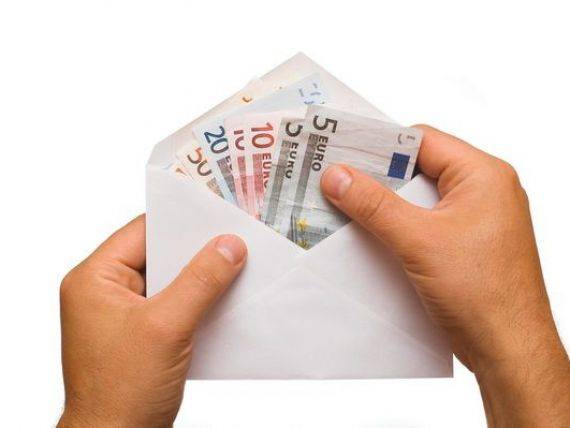 Őrizetben a hamisított eurót forgalmazók