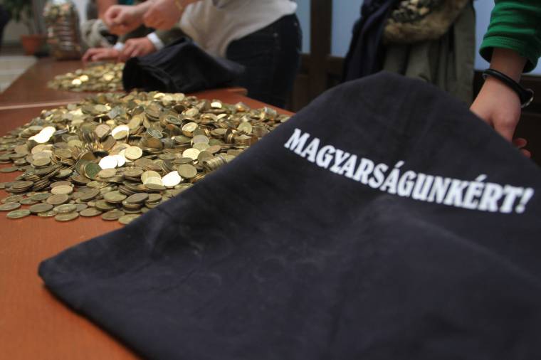 Megszámolták a banikat: több mint 8 ezer lejt gyűjtött Erdély