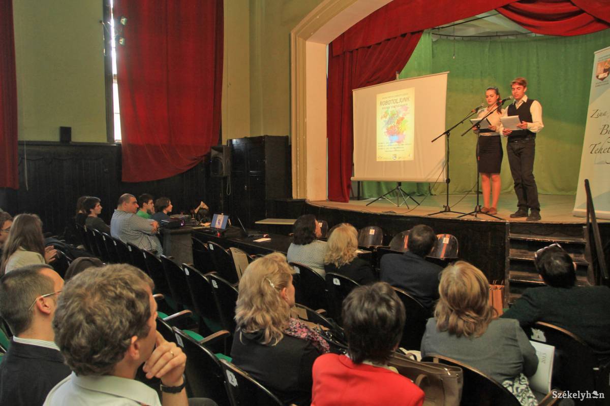 &bullet;  Fotó: Boda L. Gergely