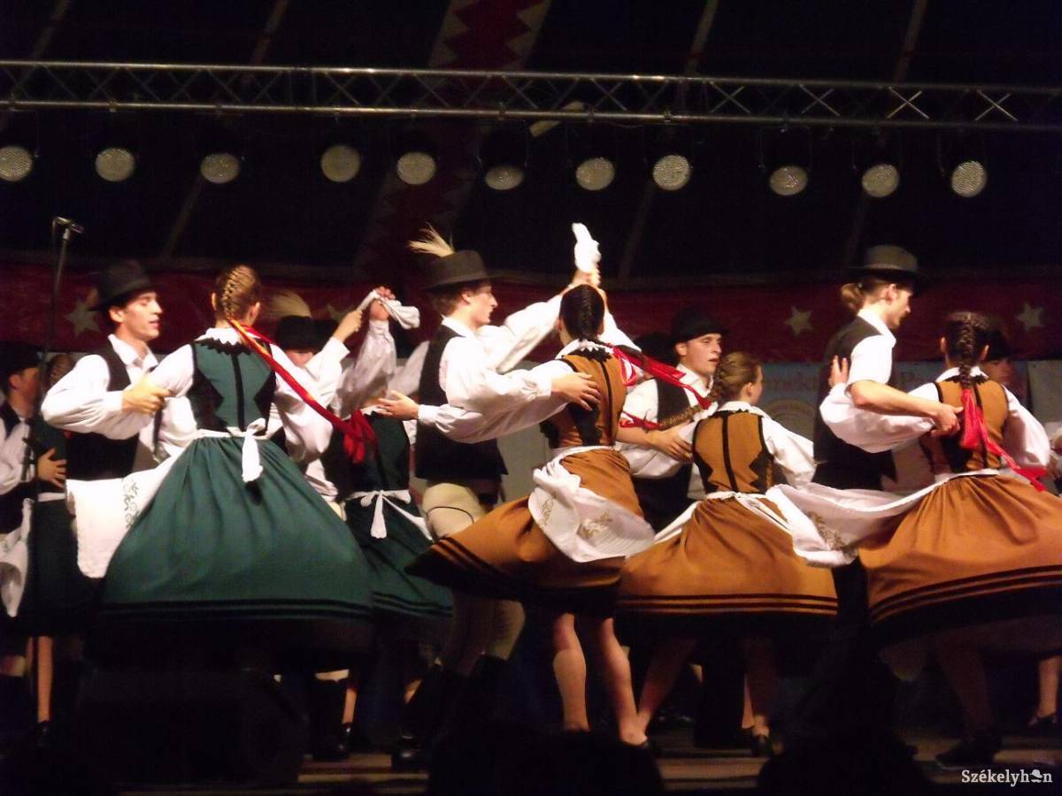 &bullet;  Fotó: Gligor Róbert László