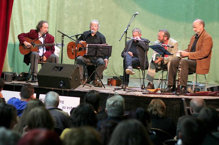 „Életre keltek” a költők