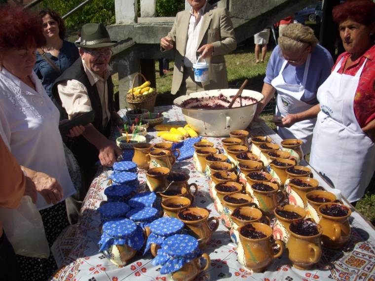 Bátosi szilva hullt a járai fákról