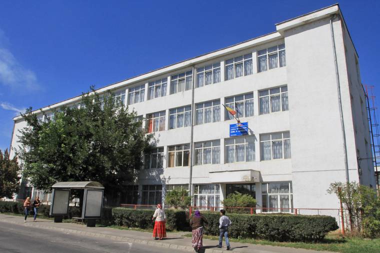 Megszüntetik vagy csak átköltöztetik a kémiait?