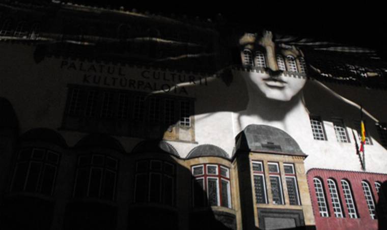 Rockkoncerttel és díszruhában ünnepelt a Kultúrpalota