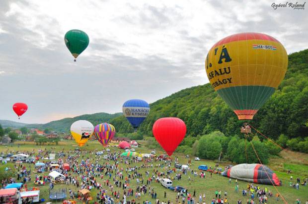 Nyolcadszor szállnak a magasba Vármezőn