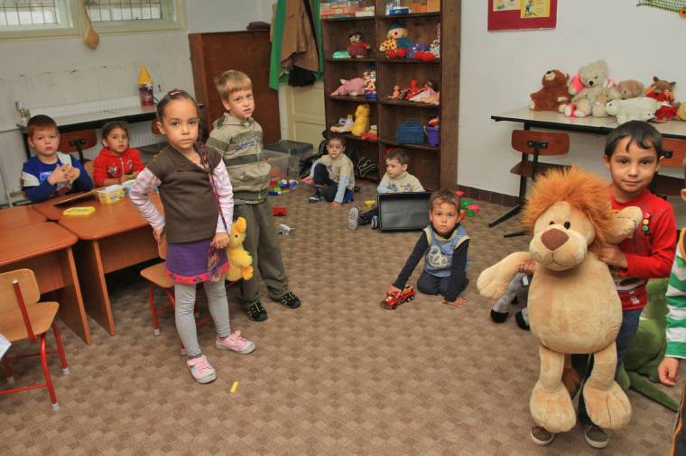 Magyar óvodásokon spórolna a városháza