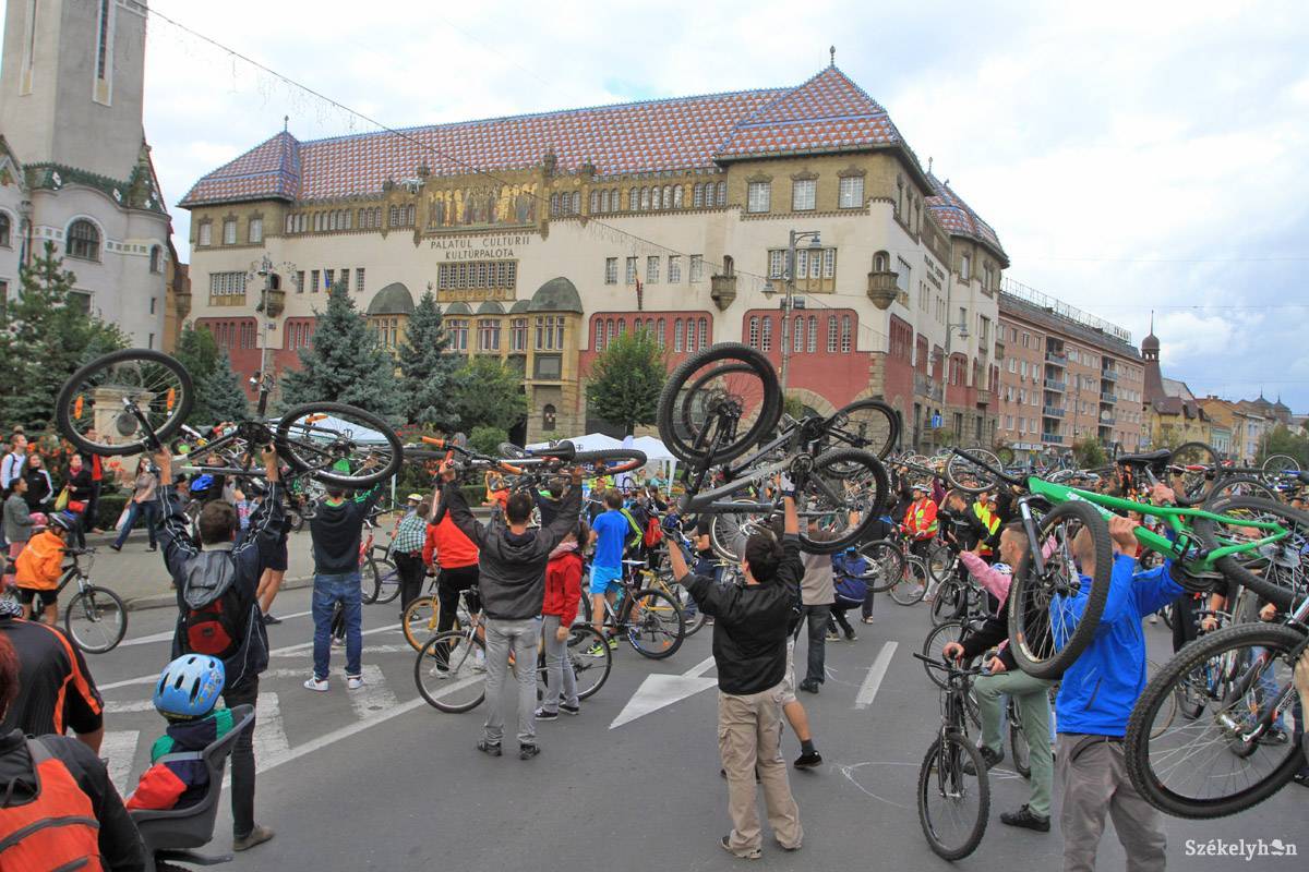 &bullet;  Fotó: Boda L. Gergely