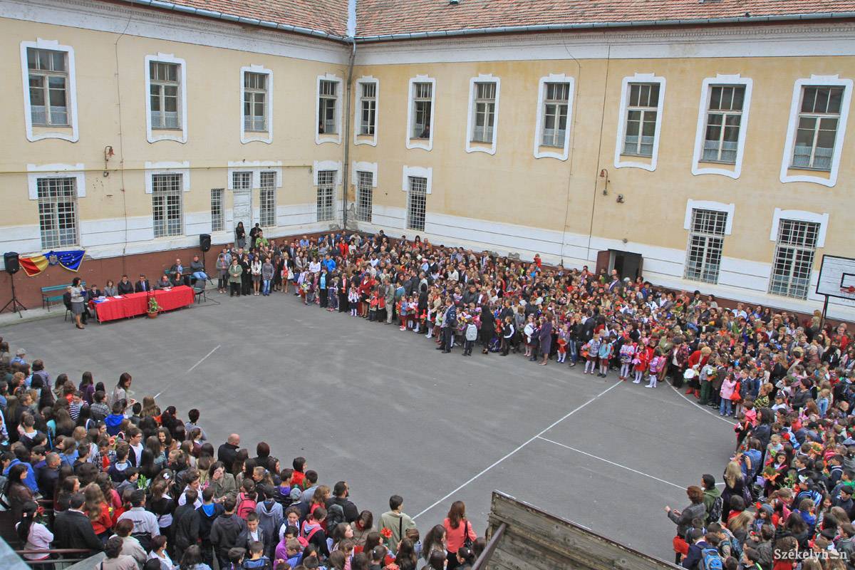 &bullet;  Fotó: Boda L. Gergely