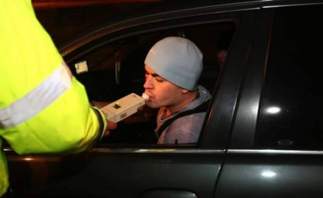 Jogsi nélkül, ittasan balesetezett