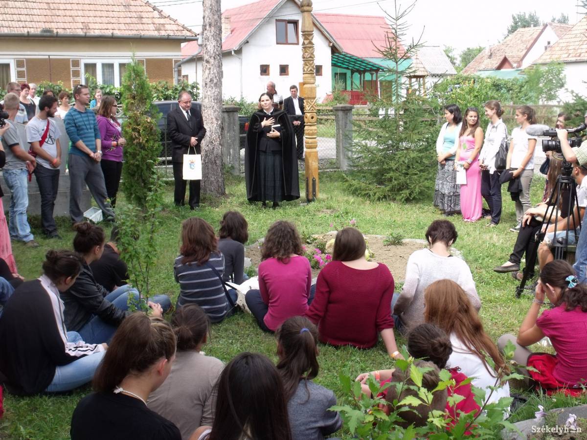 &bullet;  Fotó: Gligor Róbert László