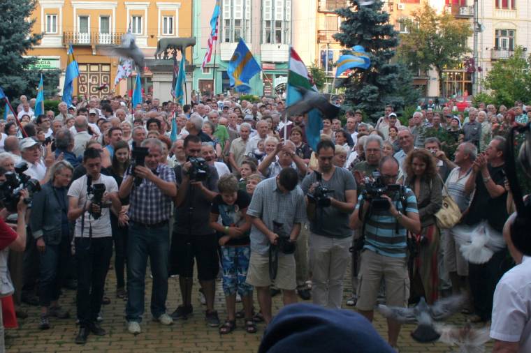 Félezren tüntettek Marosvásárhelyen