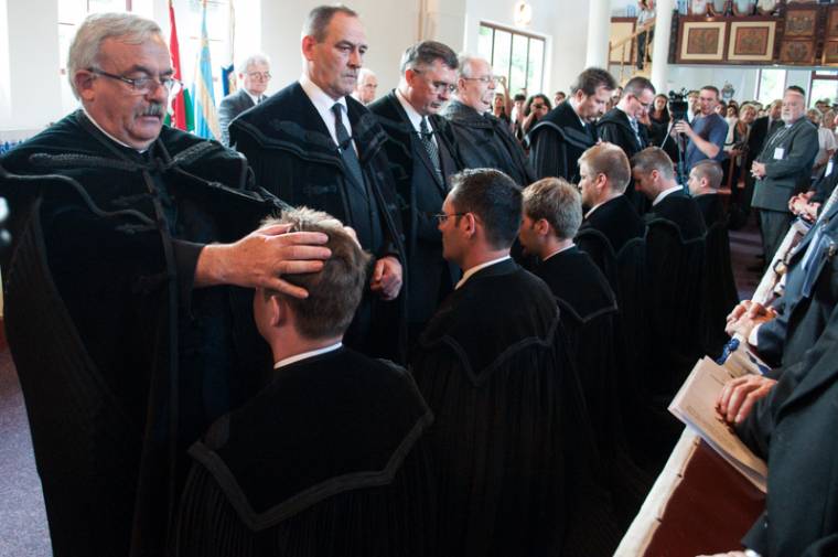 Hat lelkész erősítette meg szövetségét Istennel