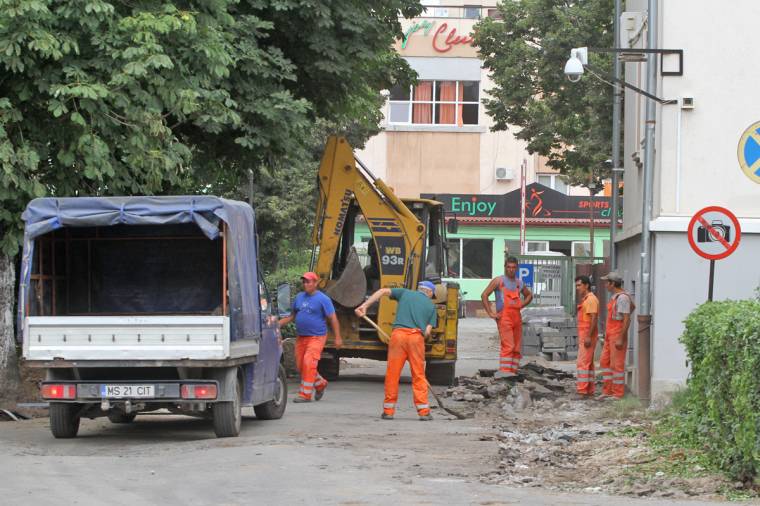 Parkolók vagy járda?