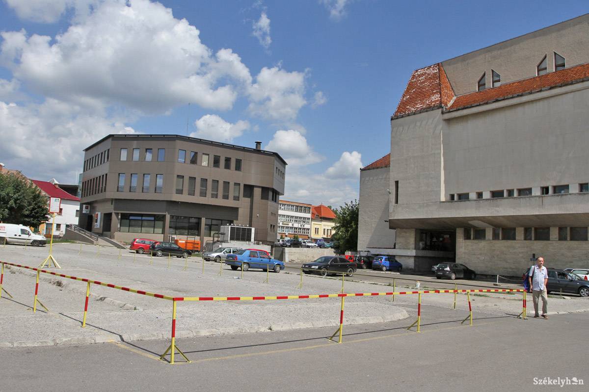 &bullet;  Fotó: Boda L. Gergely