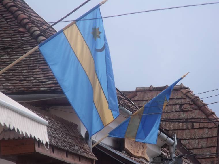 Nyárádszereda: eltűnt a székely zászló, hoztak török lobogót