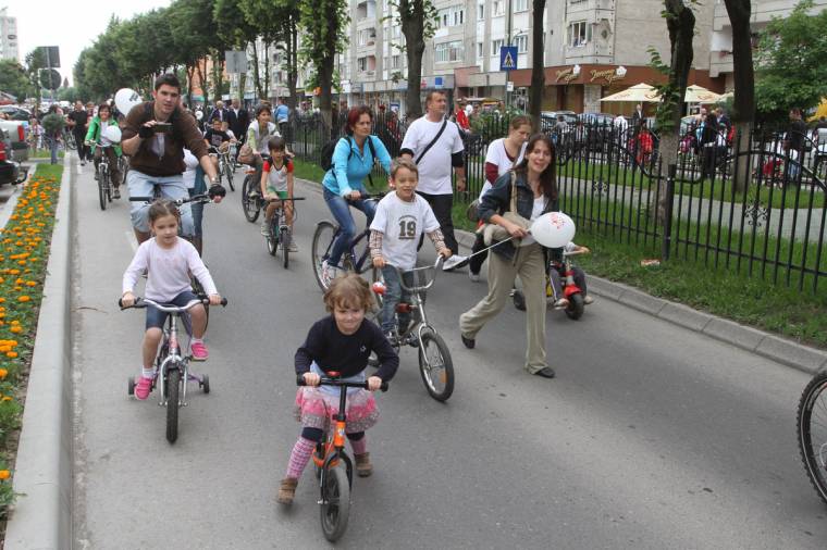 Az egészségért kerekeztek kicsik és nagyok