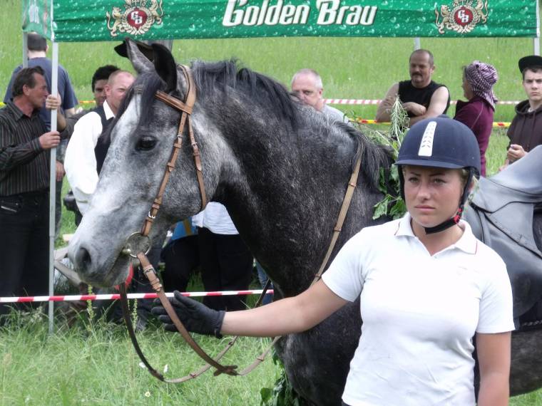 Csíki lány nyerte az első Marosszéki lófuttatást