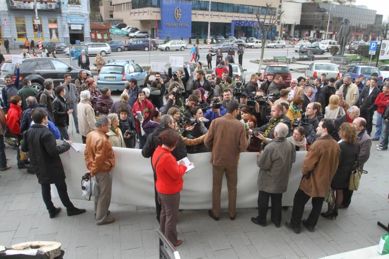 Csak villámcsődületre telik a tanácstagoktól is?