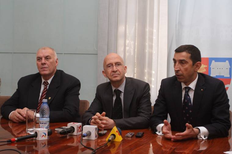 A gazdaság mellett az iskolakerülés foglalkoztatja a francia nagykövetet