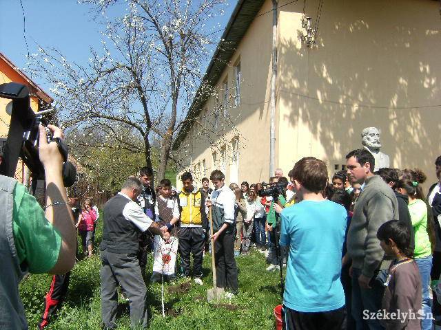 &bullet;  Fotó: Gligor Róbert László