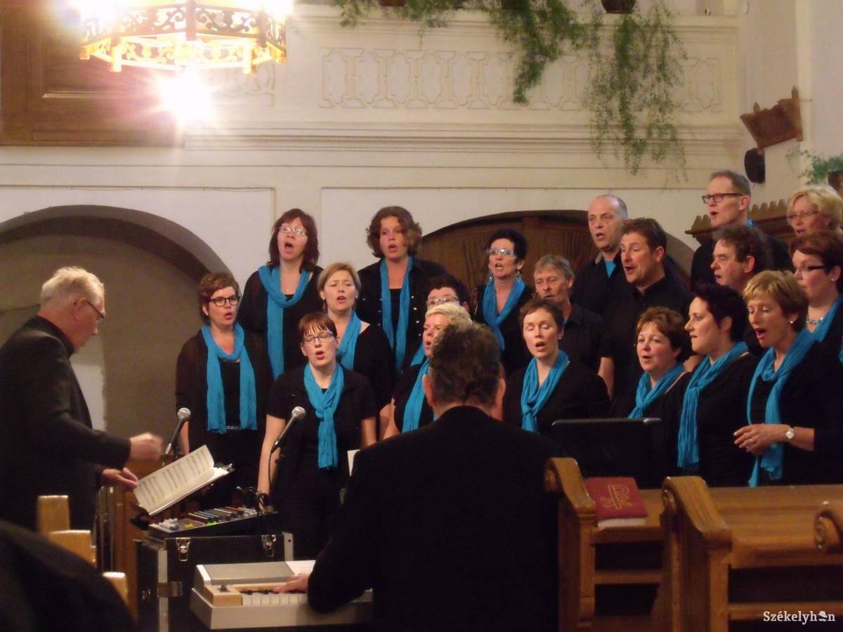 &bullet;  Fotó: Gligor Róbert László