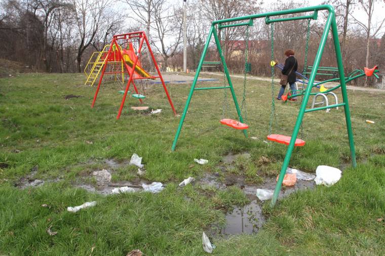Játszótér vagy szemétdomb?