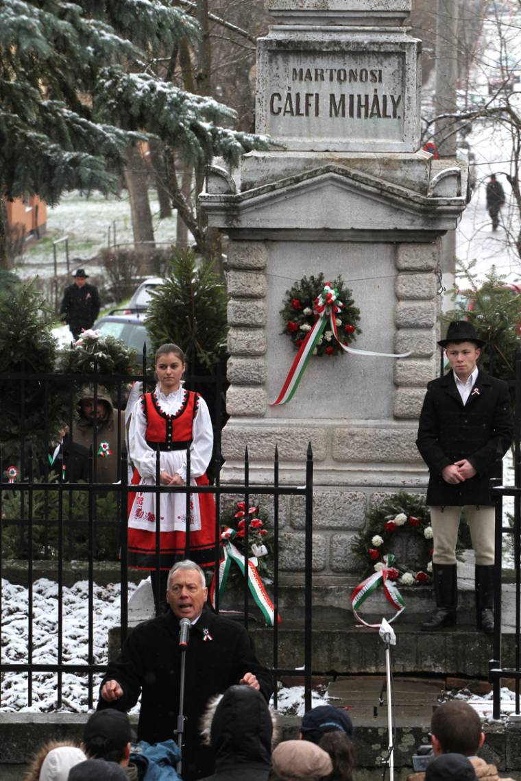 A hideg és a havazás ellenére sokan jöttek el a Postarétre