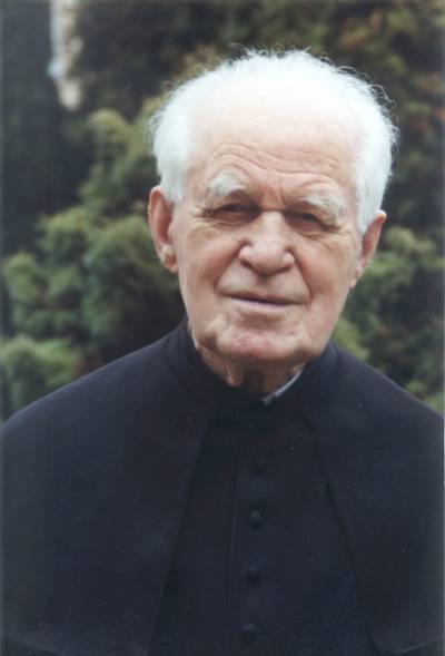 Száz éve született Marosvásárhely „biciklis papja”