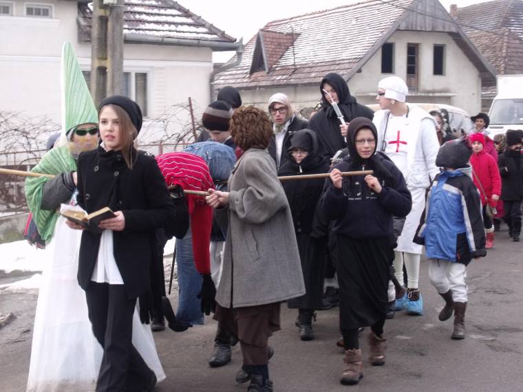 Elégették Illést, elfogyott a fánk is