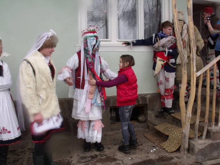 Bojérok, huszárok, koldusok házaltak Kibéden