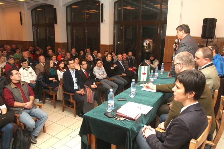 Peti Andrást választották Benedek István helyett