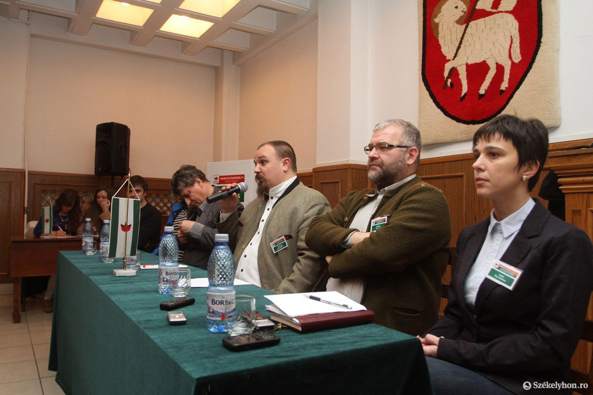 &bullet;  Fotó: Boda L. Gergely