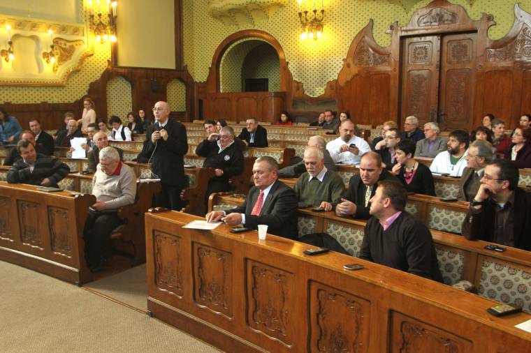 Brăduţ Boloş váltotta Vass Leventét