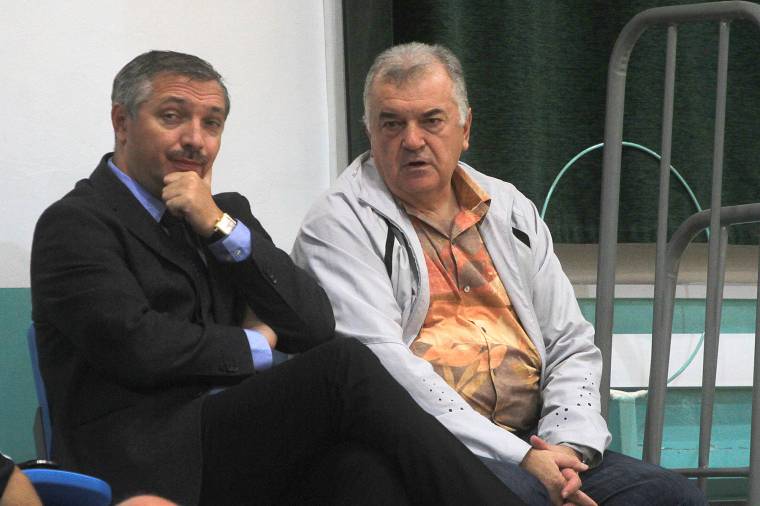 Etikai bizottság: plagizált a MOGYE vezérkara