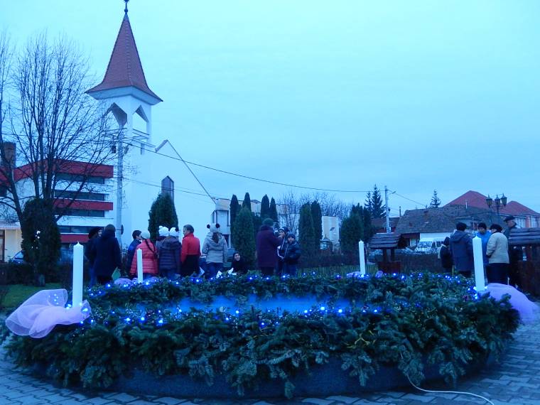 Adventi gyertyagyújtás Nyárádszeredában és Szovátán