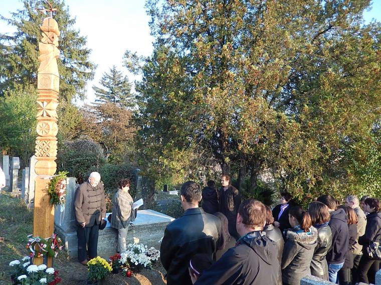Kopjafájánál emlékeztek Csíki Sándorra
