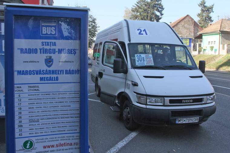 Buszmegállók bizarr jelöléssel