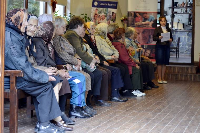 Összefogtak a csoportok az idősekért