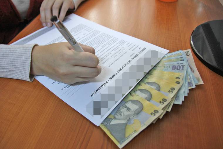 Uniós pénzekkel való visszaélés ügyében nyomoznak